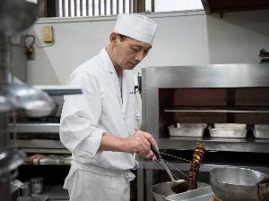 *【料理長】熟練の料理長が季節の食材を生かした献立を日々考案しております