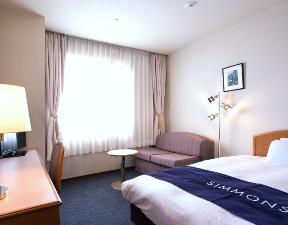 ワイドシングルルーム（16.0～17.5平米）　ソファ付きのお部屋