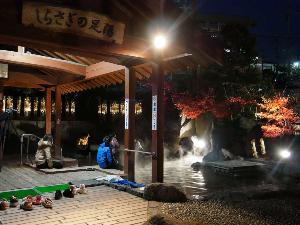 市民の憩いの場にもなっている「しらさぎの足湯」。