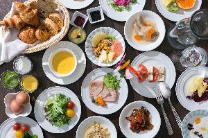 朝食ブッフェ　2Fレストランブルシエール　糸島の新鮮野菜を中心としたヘルシーな朝食です。