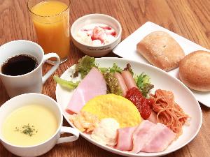 ※洋朝食：1食900円　★パン・スープ・ドリンクバー等はおかわり自由。※月曜朝もしくは連休明け翌朝は定休日です。