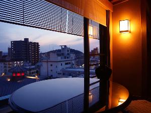 *【石楠花】お部屋から眺める夕刻の空。ゆるやかに流れる時間をお楽しみください。 