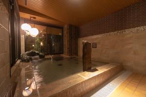 【女性】内湯 (湯温：40〜41℃) 