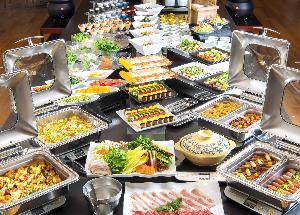 ご夕食は和洋中ビュッフェ
