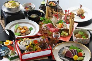 【量少なめ質重視】秋の厳選美食会席＜黒毛和牛と松茸のすき煮×のどぐろ釜飯×ふかひれ姿煮ツガニ餡かけ＞