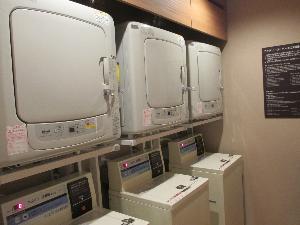 ランドリー　利用と洗剤は無料：乾燥機100円