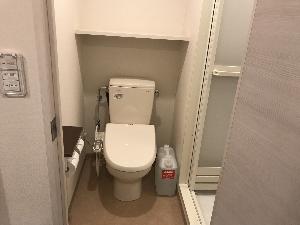 バスタブ無しシャワーのみ。※シングルのみバスタブ有り