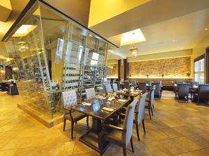 常時200本以上の銘柄をそろえるワインセラー