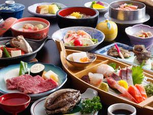 和牛ステーキと鮑の付いた“輝（かがやき）会席”