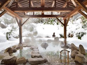 冬の醍醐味、雪見露天風呂