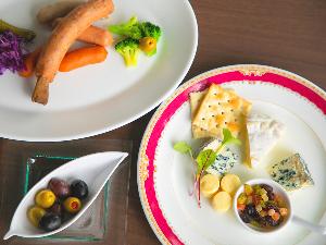 【朝食】［一例］ バイキングのメニューは和洋多彩にご用意♪