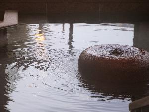 【夕露の湯】［イメージ］ 神経痛や筋肉痛に良いとされる岩国温泉。日頃の疲れを癒します。