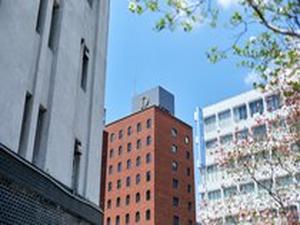 交差点から見るDDD HOTEL