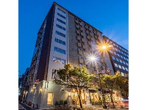 ホテル外観（夜景）