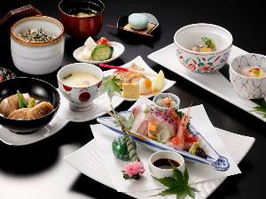 【百万石会席】 加賀料理の代表格「治部煮」「のど黒塩焼き」金沢郷土料理をお楽しみ頂けます。