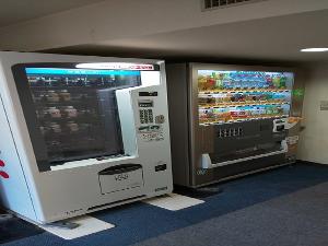 3階ソフトドリンク自販機コーナー