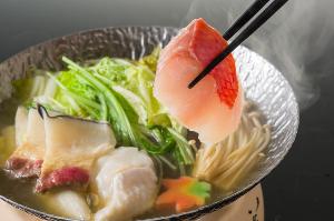 【冬の味覚鍋】お鍋の主役は「本クエ・金目鯛・鯨畝須」。食材の出汁と旨みが絶妙な冬のあったか柚子塩鍋♪