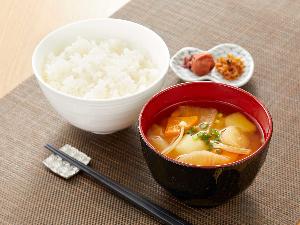 ごはん・とり野菜味噌汁