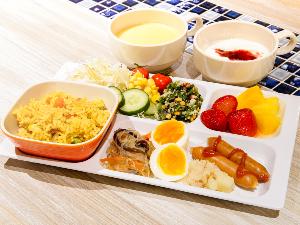 無料朝食サービス【6:30〜9:30】素敵な一日の始まりに、コンフォートホテルの無料朝食をご利用ください。  