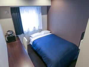 ◆シングルルーム◆セミダブルベッドで1名でも広々ご利用いただけます。