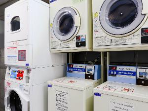 ★【館内】洗濯機＆乾燥機もご用意！長期滞在でも安心です