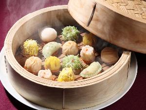 人気の点心をはじめ食材の旨みを活かした広東料理をお楽しみください。 
