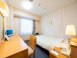 【セミダブル】☆14平米　明るい内装と照明でショートステイに最適なカップル向き！ベッド幅120cm