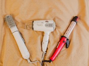 【ドライヤー・ヘアアイロン】ロビーにて貸出用をご用意しております