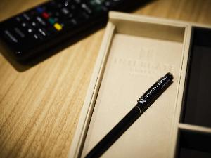 【客室】全室Wi-Fi・有線LAN無料。加湿空気清浄機や個別空調も備え快適な空間を演出
