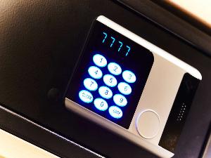 【セキュリティBOX】全室に暗証番号式セキュリティBOXを配置。貴重品やパソコンも安全に保管頂けます