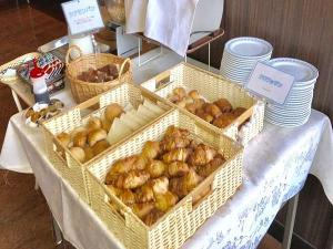 毎日、焼き立てパンをご用意しております！　お好きなパンをお召し上がりください♪