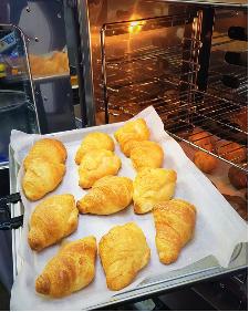 焼き立てパン