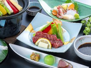 おおいた和牛の陶板焼きが付く『華』コース