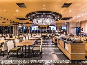 2階レストラン「ラ・ベランダ」　店内