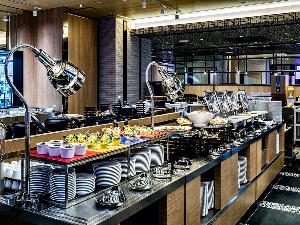 2階レストラン「ラ・ベランダ」　店内