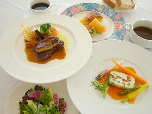 牛フィレ肉×フォアグラのソテー＜ロッシーニ風＞コースイメージ