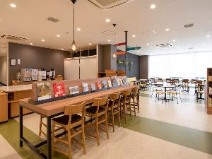 ×【ライブラリーカフェ】営業時間：14時～24時◆無料でご利用いただけます。