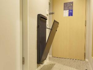 全室完備の壁掛けズボンプレッサー