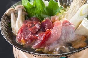【キジ鍋スープ仕立て】キジ独特の風味と柔らかいお肉の旨味がスープにぎゅっと凝縮された贅沢なキジ鍋。
