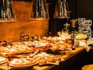 【ホテルオーブンで焼き立てパン】