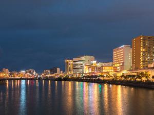 外観（夜）