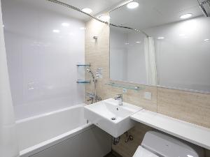 【バスルーム】従来のコンフォートホテルよりも広々設計