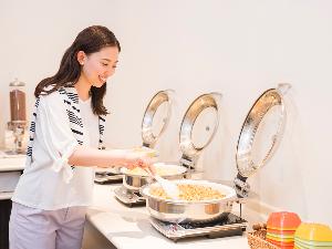×【無料朝食サービス】お好きなメニューをお好きなだけお召し上がりください