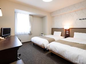 ×【ツインルーム】壁紙、浴室設備、寝具類も一新し、よりお寛ぎいただける空間へと生まれ変わりました。