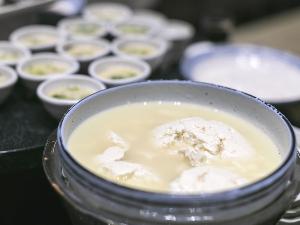 沖縄料理の定番「ゆし豆腐」
