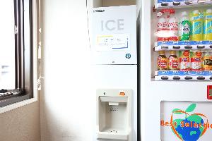 製氷機（自販機コーナー）