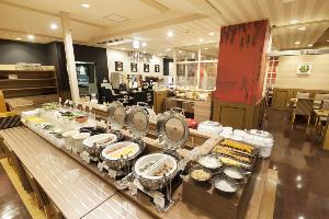 ご朝食は１階の「おはしカフェ ガスト」にて和洋ビュッフェ形式でご提供【朝6時～10時30分】　