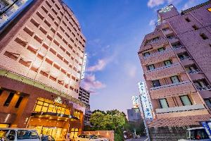 ホテルの外観(本館と別館)
