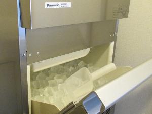 【無料サービス】◆製氷機／4Fに設置！紙コップもご用意しております
