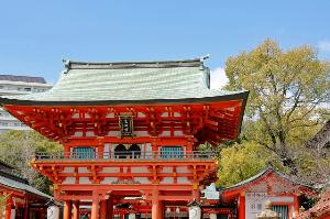 【周辺観光】生田神社は日本書紀にも記述がみられる縁結びの神社として有名。